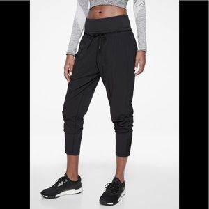 Like New! Athleta Spar Pant in Black XS